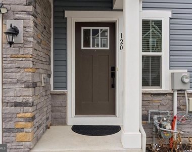 120 Arden Way - Photo Thumbnail 4