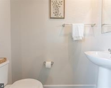 235 Hamilton Lane - Photo Thumbnail 15