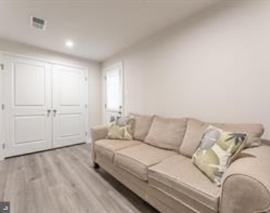 235 Hamilton Lane - Photo Thumbnail 5