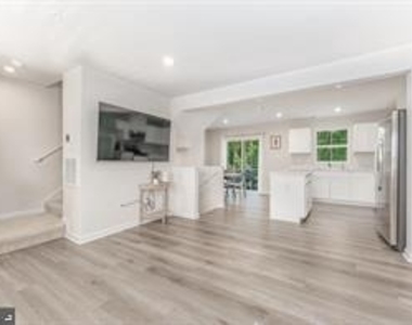 235 Hamilton Lane - Photo Thumbnail 14