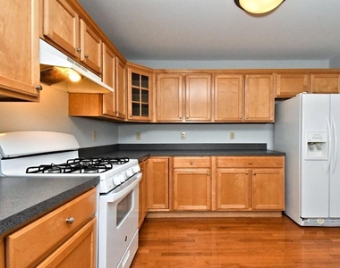 1028 Balley Drive - Photo Thumbnail 10