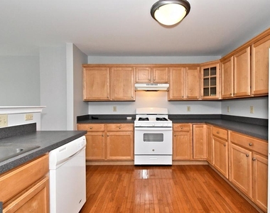 1028 Balley Drive - Photo Thumbnail 8
