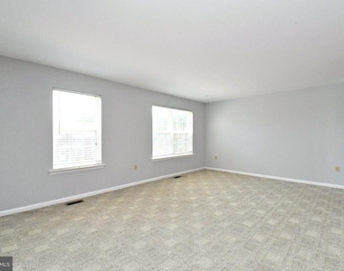 1028 Balley Drive - Photo Thumbnail 17