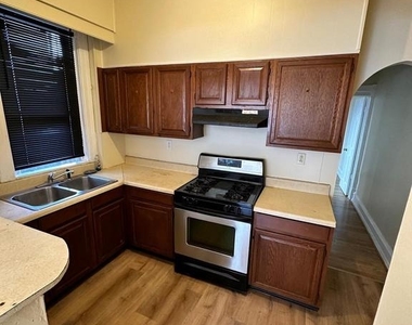 337 Franklin Street - Photo Thumbnail 3