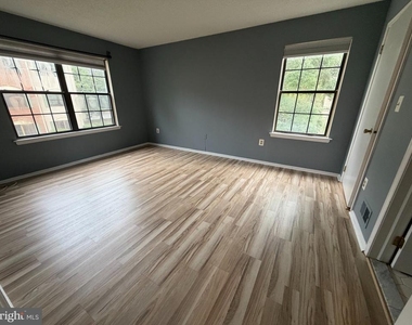 8 Joyner Court - Photo Thumbnail 12