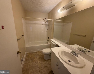 8 Joyner Court - Photo Thumbnail 9