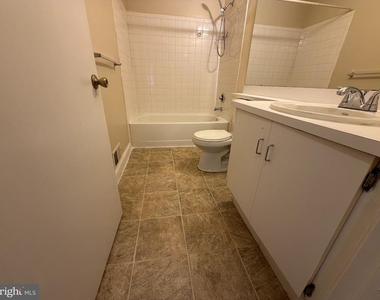8 Joyner Court - Photo Thumbnail 10