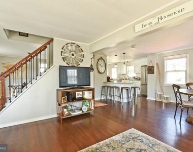 132 Roxboro Road - Photo Thumbnail 3