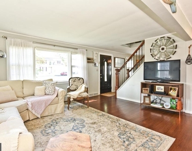132 Roxboro Road - Photo Thumbnail 4