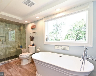 132 Roxboro Road - Photo Thumbnail 18