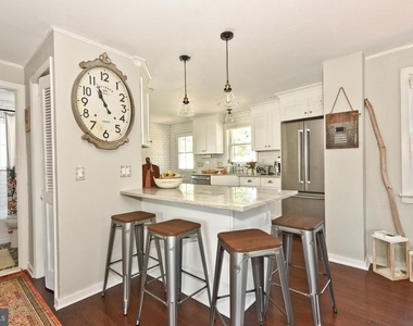 132 Roxboro Road - Photo Thumbnail 8