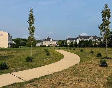 288 Macoun Way - Photo Thumbnail 7