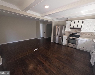316 Hutchinson Avenue - Photo Thumbnail 10