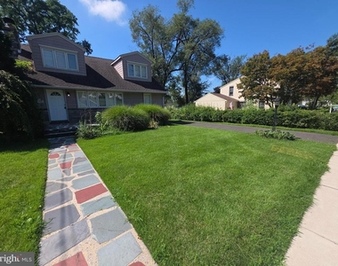 316 Hutchinson Avenue - Photo Thumbnail 4