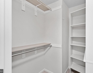 44 Marion Avenue - Photo Thumbnail 12