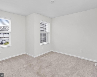 44 Marion Avenue - Photo Thumbnail 18