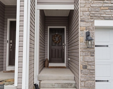 44 Marion Avenue - Photo Thumbnail 2