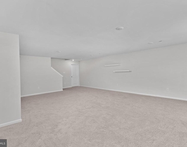 44 Marion Avenue - Photo Thumbnail 24