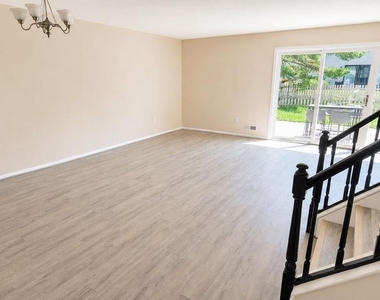 224 Crown Prince Drive - Photo Thumbnail 6