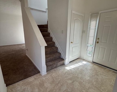 3801 Elmcrest Lane - Photo Thumbnail 10