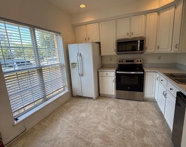 3801 Elmcrest Lane - Photo Thumbnail 5
