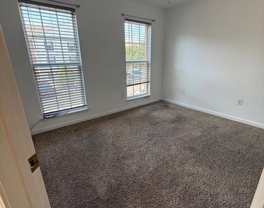 3801 Elmcrest Lane - Photo Thumbnail 13