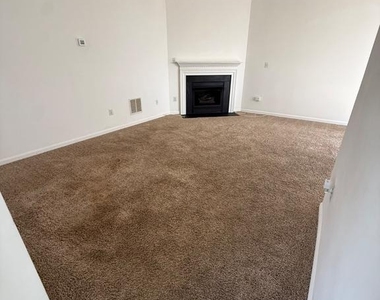 3801 Elmcrest Lane - Photo Thumbnail 8