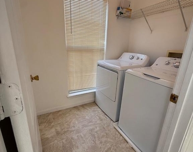 3801 Elmcrest Lane - Photo Thumbnail 12