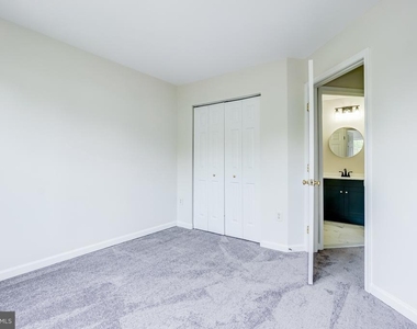 4302 Day Lily Drive - Photo Thumbnail 25