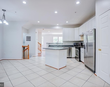 4302 Day Lily Drive - Photo Thumbnail 10