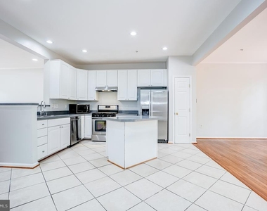 4302 Day Lily Drive - Photo Thumbnail 7