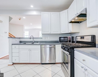 4302 Day Lily Drive - Photo Thumbnail 9