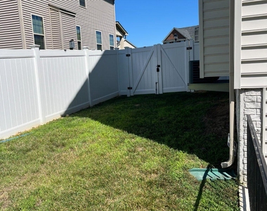 14315 Owings Ave (basement Only) - Photo Thumbnail 13