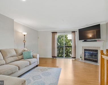 13902 Barrington Lane - Photo Thumbnail 5