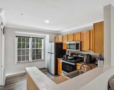 13902 Barrington Lane - Photo Thumbnail 10
