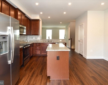4917 Crest View Drive - Photo Thumbnail 7