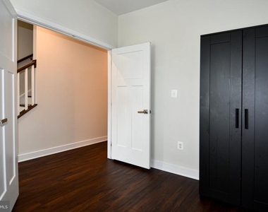 4917 Crest View Drive - Photo Thumbnail 12