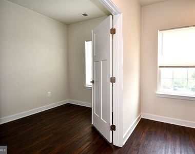 4917 Crest View Drive - Photo Thumbnail 11