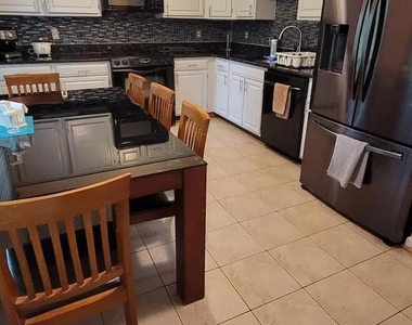 10952 Bloomingdale Drive - Photo Thumbnail 13