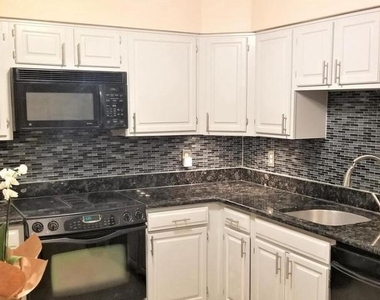 10952 Bloomingdale Drive - Photo Thumbnail 12