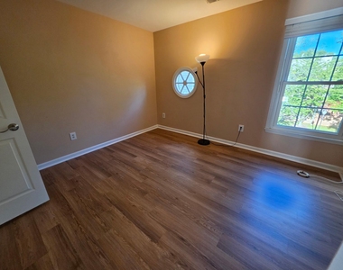 10952 Bloomingdale Drive - Photo Thumbnail 17