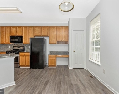 20100 Gunners Terrace - Photo Thumbnail 15