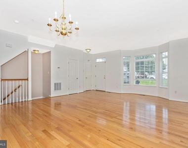 20100 Gunners Terrace - Photo Thumbnail 10