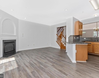 20100 Gunners Terrace - Photo Thumbnail 16