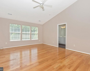 20100 Gunners Terrace - Photo Thumbnail 23