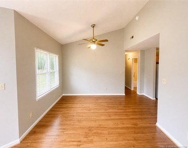633 Winthrop Court - Photo Thumbnail 2
