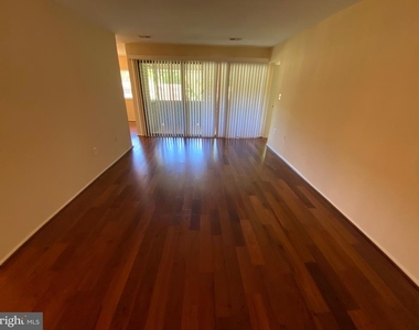 407 Christopher Avenue - Photo Thumbnail 4