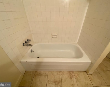 407 Christopher Avenue - Photo Thumbnail 8