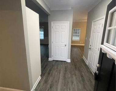 217 Willborough Avenue - Photo Thumbnail 5