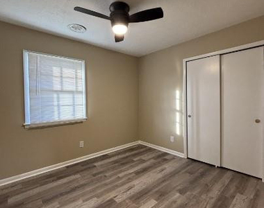 4849 Rosehill Road - Photo Thumbnail 12